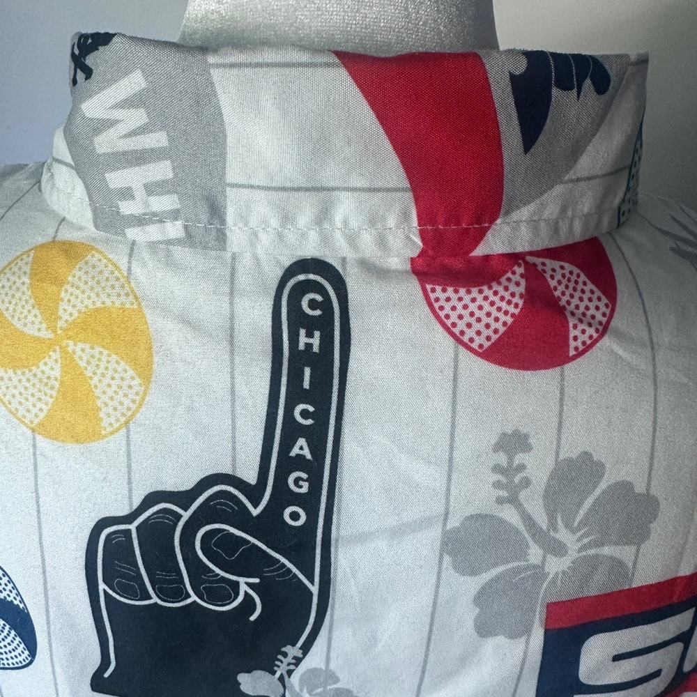 MLB Chicago White Sox Men’s Themed Buttoned Down Collar Hawaiian Shirt XL - Picture 3 of 5
